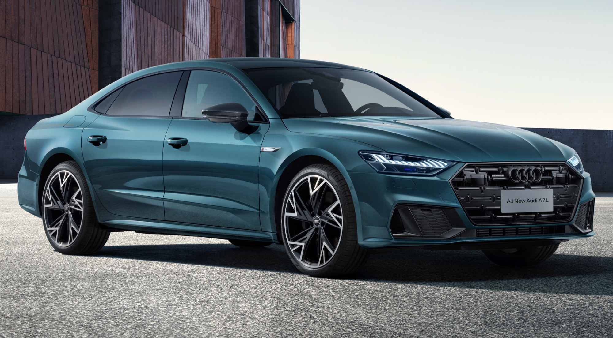 Mesmo no mercado de luxo h&aacute; diferentes patamares. O Audi A7L, por exemplo, foca na base desse nicho