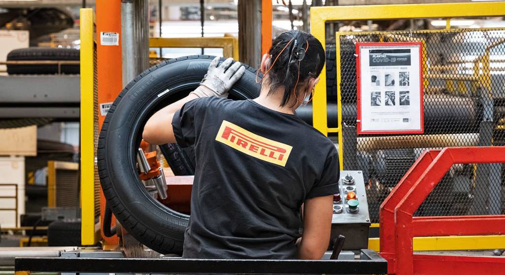 Cozinhando borracha: é assim que são fabricados os pneus do seu carro!