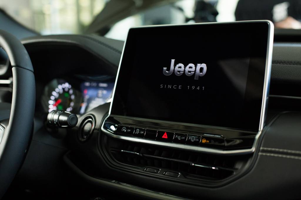 Jeep Compass 2022 80 anos (6) Jeep Compass 2022 80 anos (14)