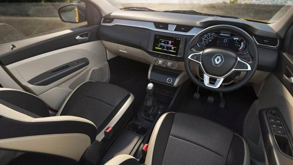 Renault Triber 2021 (3) Interior do Triber não é luxuoso mas atende muito bem pelo preço