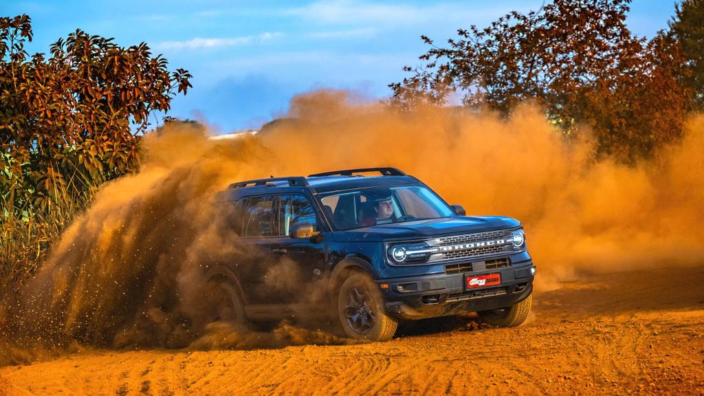 Sistema de tra&ccedil;&atilde;o 4x4 garante boa divers&atilde;o nas trilhas fora de estrada