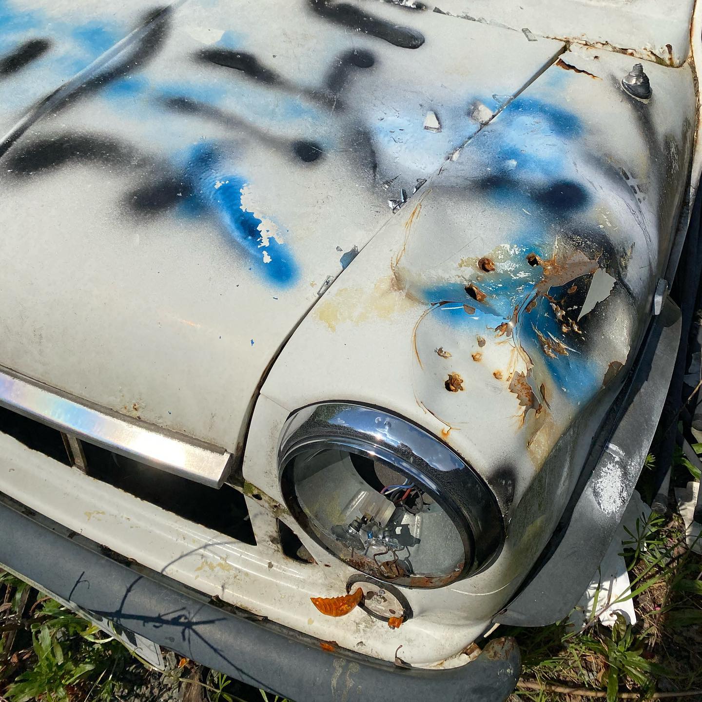 Mini vandalizados na Inglaterra (6)