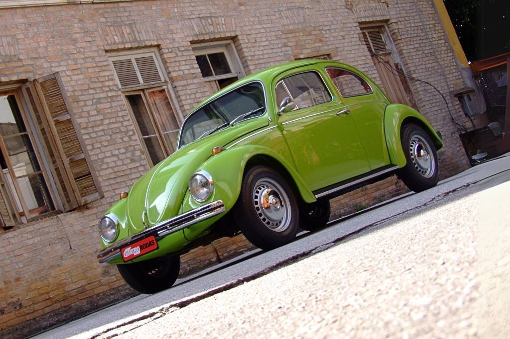 Este é o VW Fusca 1500, mas pode chamar de Fuscão
