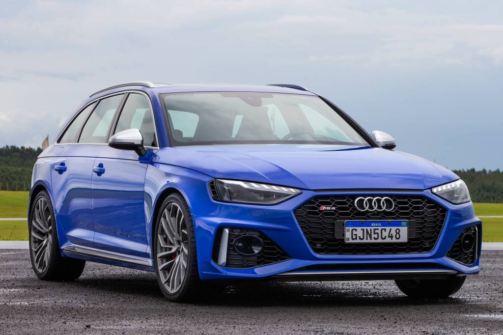 Nova geração do Audi A4 terá RS 4 híbrido e esportivo elétrico com 475 cv