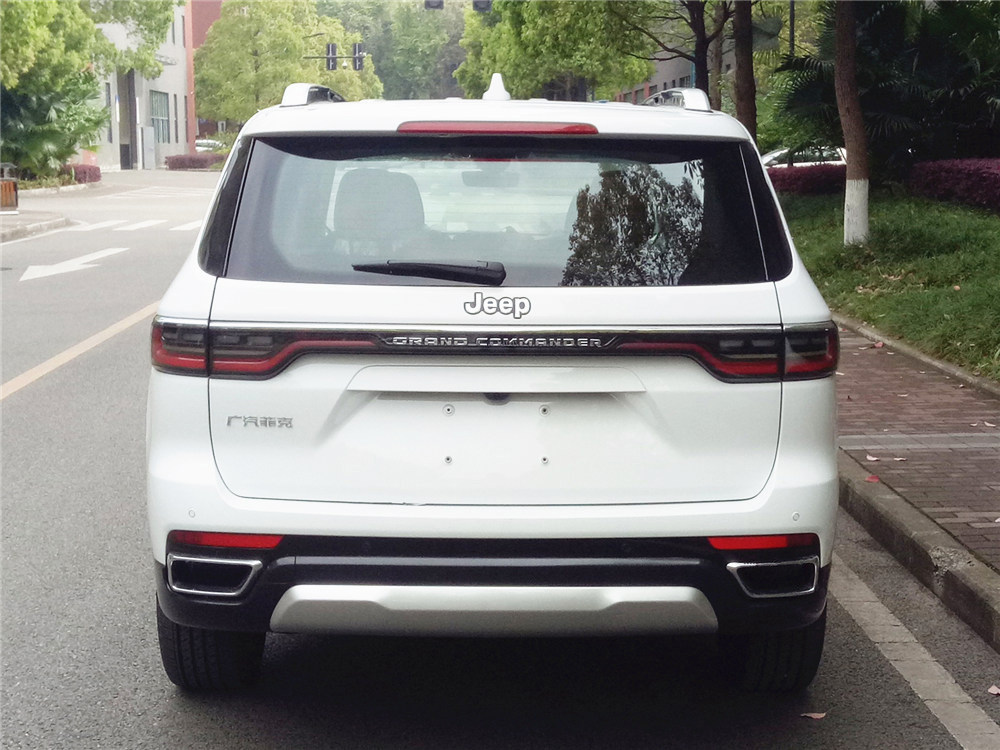 Traseira do Jeep Grand Commander chin&ecirc;s