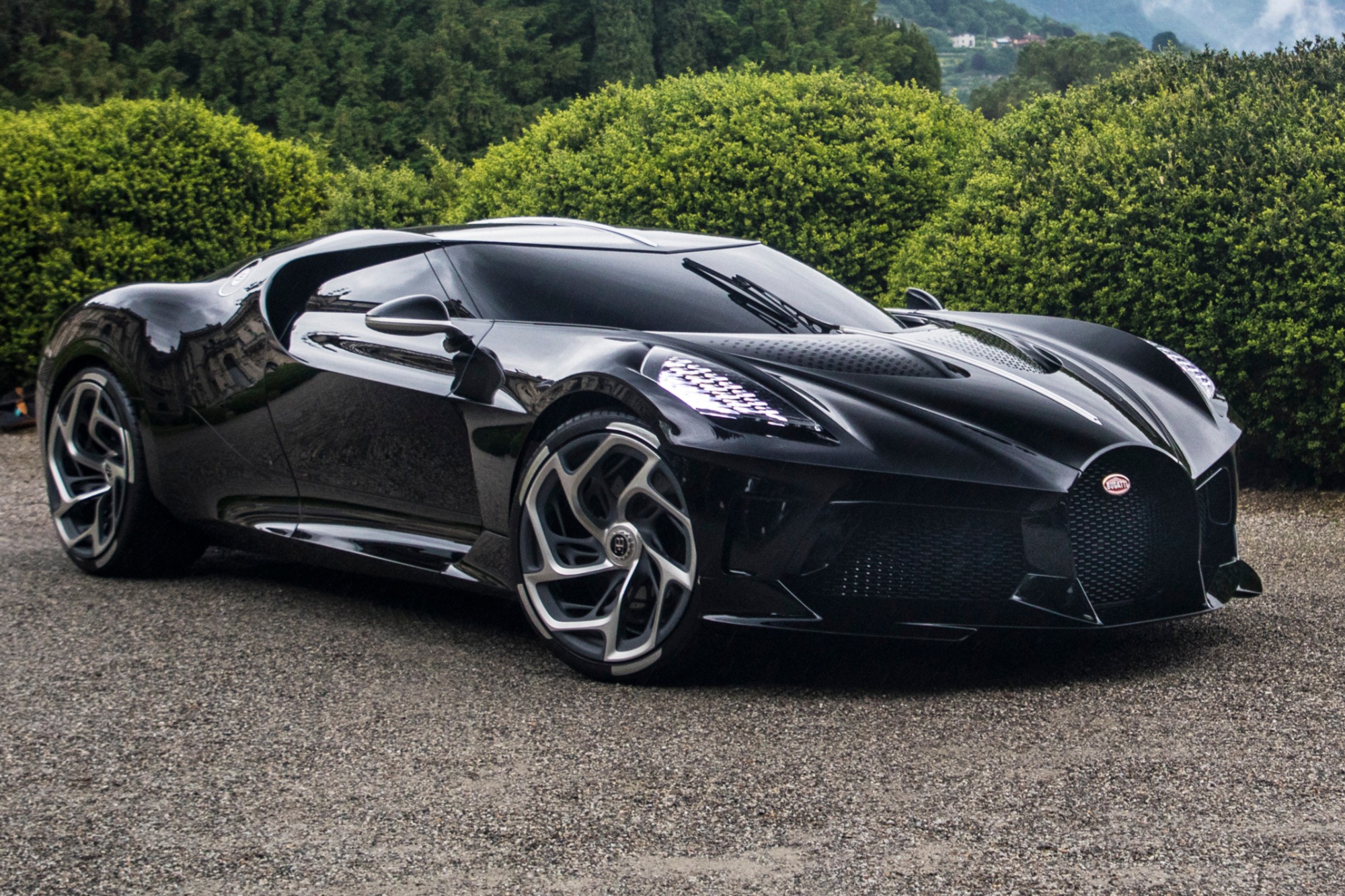 la voiture Noire frente