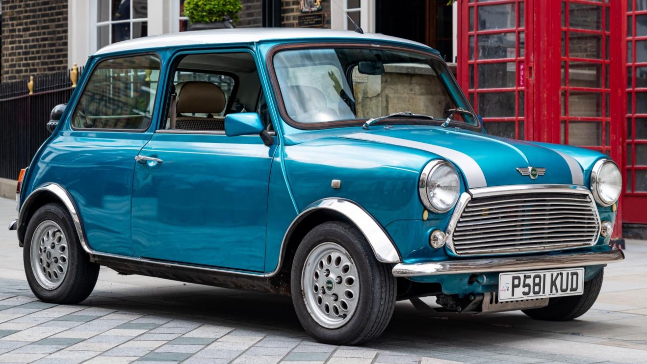 Mini Rover 1993 el&eacute;trico verde claro visto 3/4 de frente