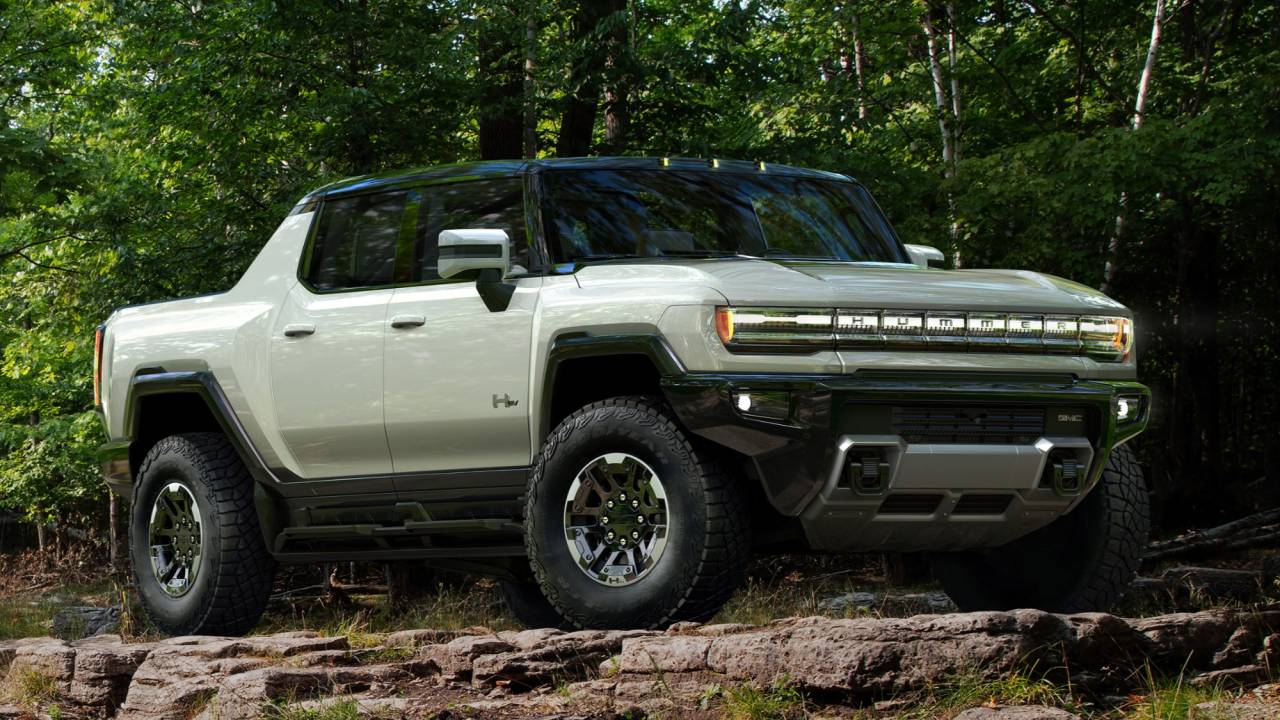 Nova GMC Hummer EV picape branca vista 3/4 de frente