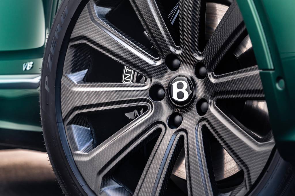 BENTLEY BENTAYGA RODA 3 Detalhe da roda de 22 polegadas do Bentley Bentayga