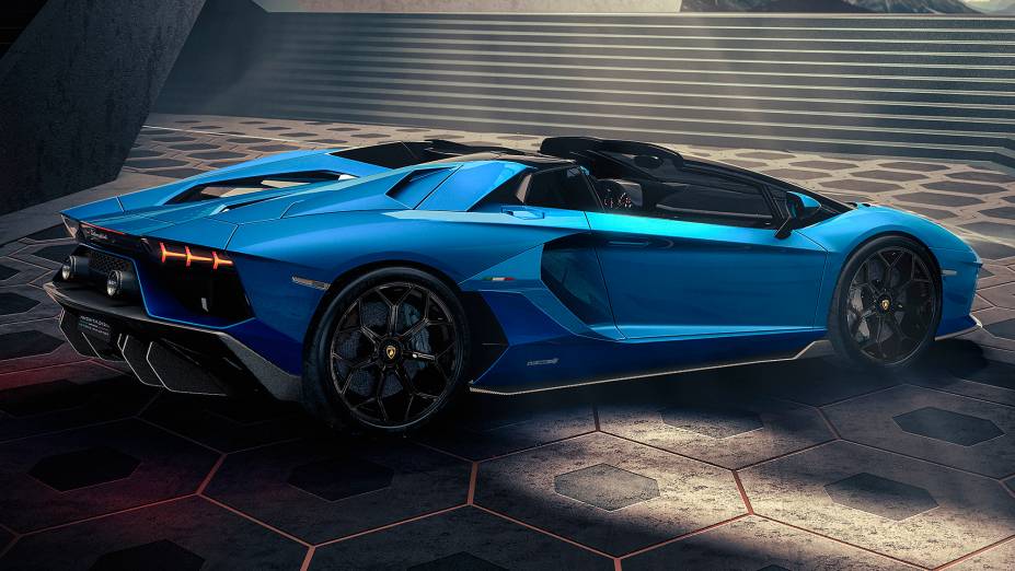 As rodas serão forjadas de aro 20 e 21 e com opções de acabamento As rodas serão forjadas de aro 20 e 21 e com opções de acabamento