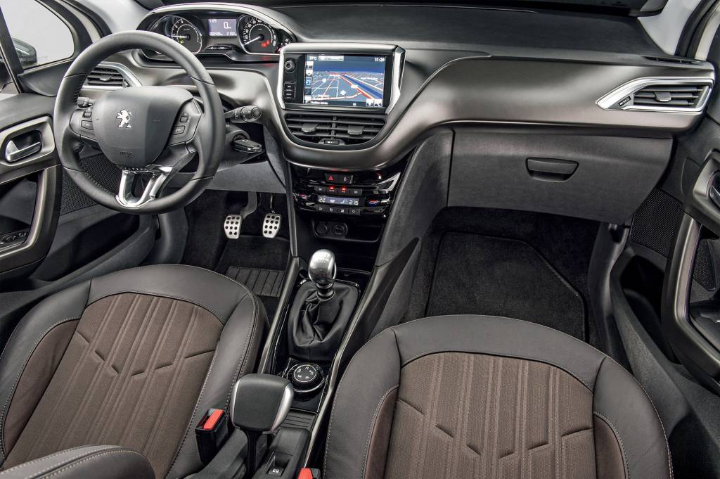 Peugeot 2008 3 Painel do 2008 Griffe 1.6 THP FLEX, da Peugeot, automóvel testado pela revista Quatro Rodas.