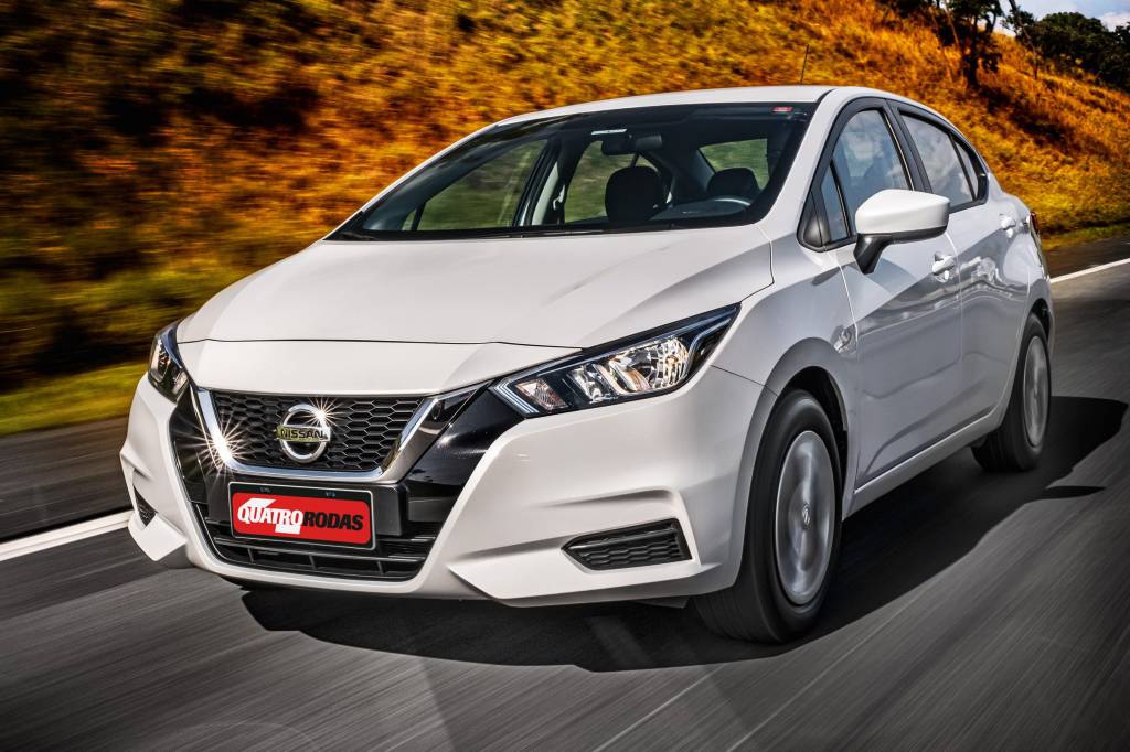 Versa Manual Teste: Nissan Versa Sense mostra que ainda há espaço para o câmbio manual