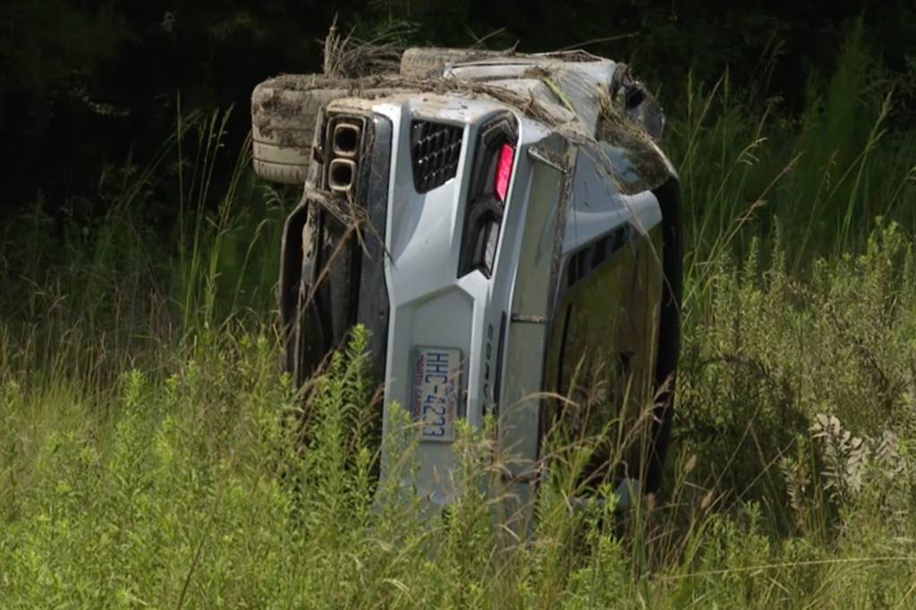 Americano capota Corvette 2020 em última volta um dia antes de vendê-lo