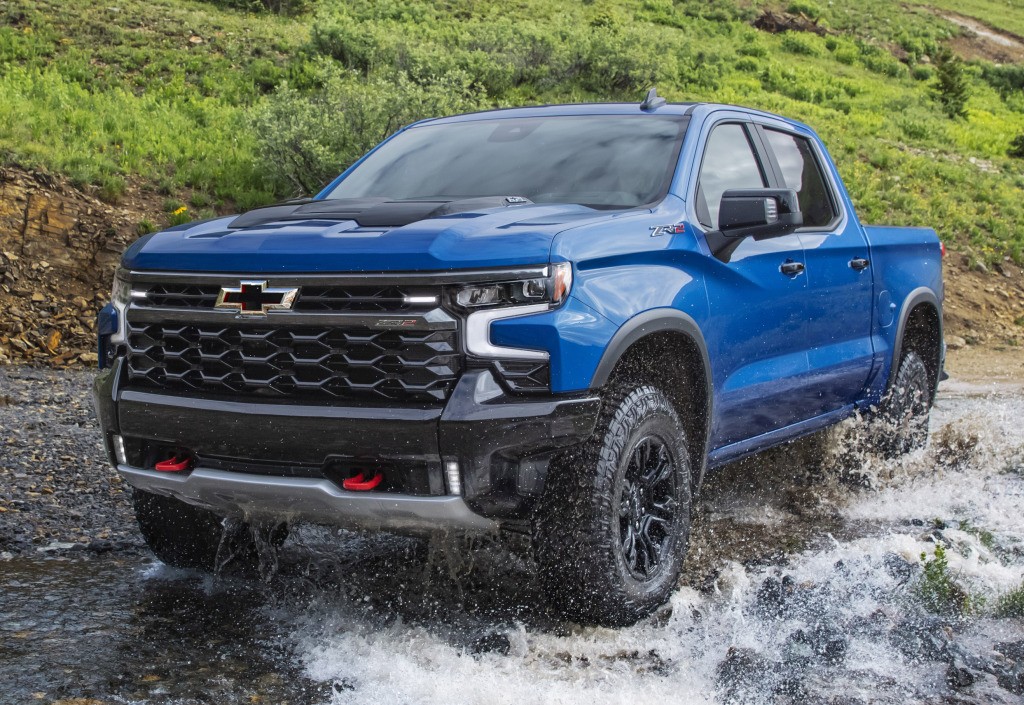 Chevrolet Silverado muda e ganha versão off-road ZR2 pela primeira vez
