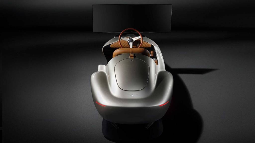 pininfarina-leggenda-eclassic-simulator-for-sale (1) A carroceria foi feita a mão na fábrica da Pininfarina em Cambiano, na província de Turim, Itália