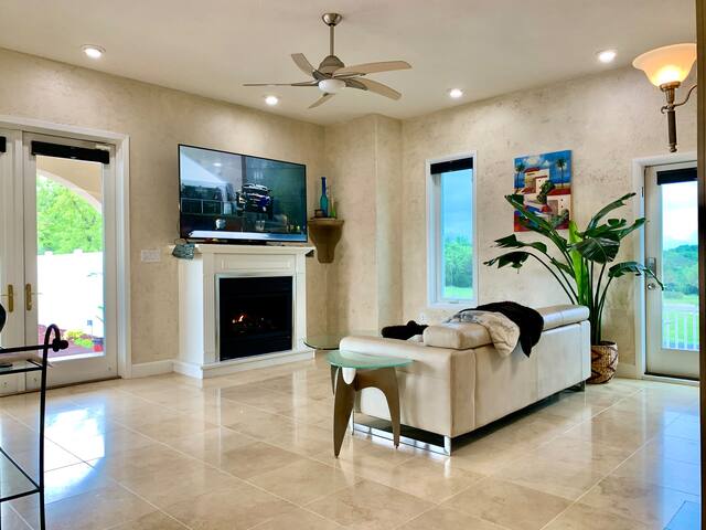 Exceto pelos quartos temáticos, todo o resto é semelhante à qualquer outra mansão de luxo disponível no site Exceto pelos quartos temáticos, todo o resto é semelhante à qualquer outra mansão de luxo disponível no site