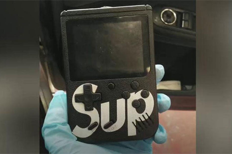 GAME BOY Dispositivo disfarçado de GameBoy preto