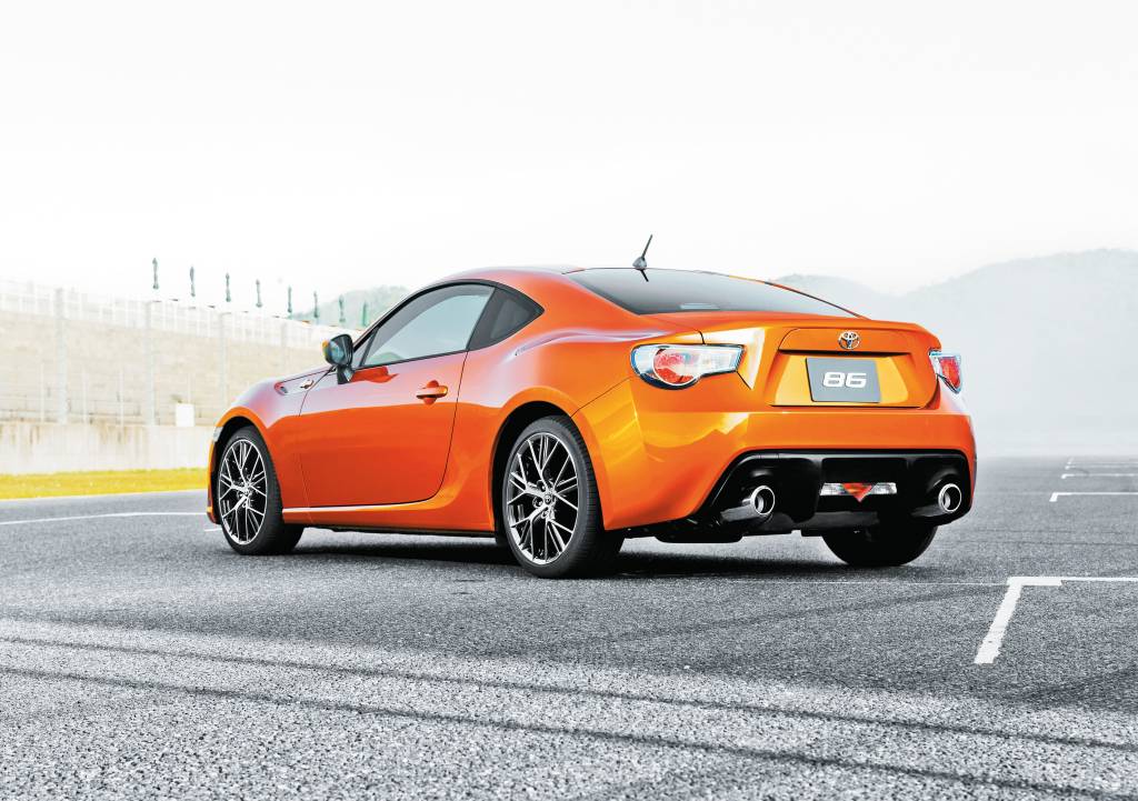 GT 86 modelo 2012 da Toyota, testado pela revista Quatro Rodas. GT 86 modelo 2012 da Toyota, testado pela revista Quatro Rodas.