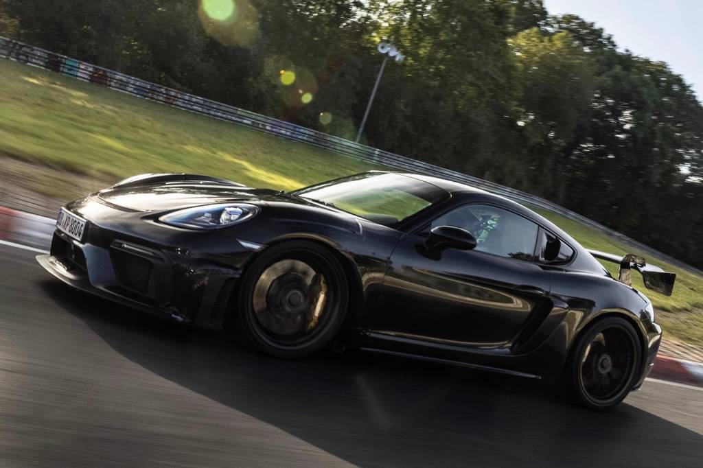 PORSCHE 718 CAYMAN GT4 RS 2 Porsche 718 Cayman GT4 RS 2022 preto visto de lado