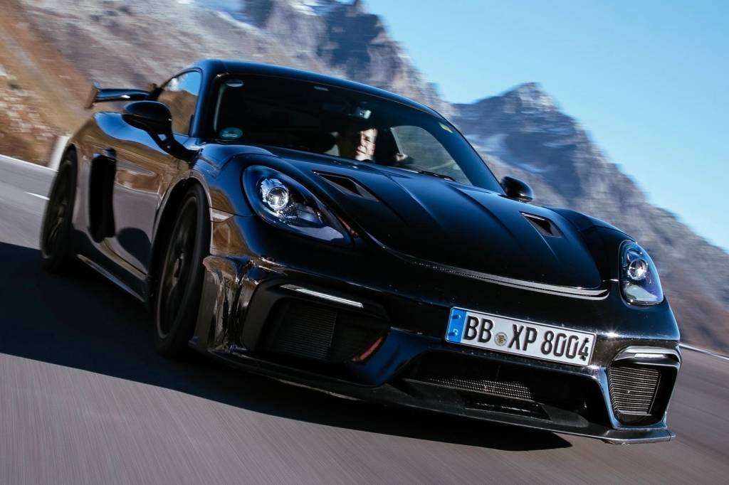 PORSCHE 718 CAYMAN GT4 RS 5 Porsche 718 Cayman GT4 RS 2022 preto visto de frente