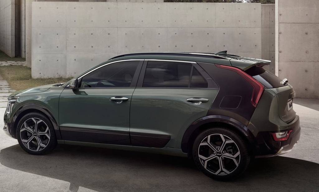 2023-Kia-Niro-2 Kia Niro lateral
