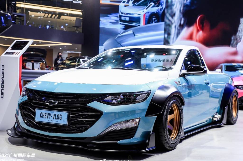 El Camino moderna? Chineses transformam Chevrolet Malibu em picape