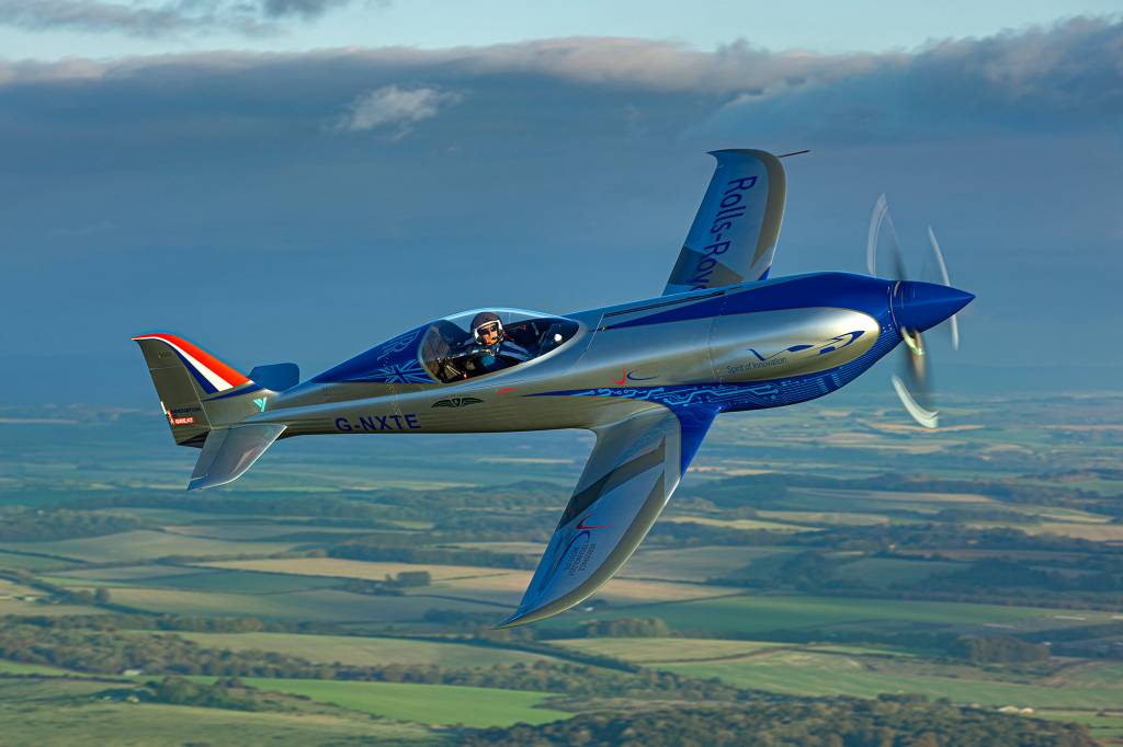 Avião elétrico da Rolls-Royce quebra recorde ao ultrapassar os 620 km/h