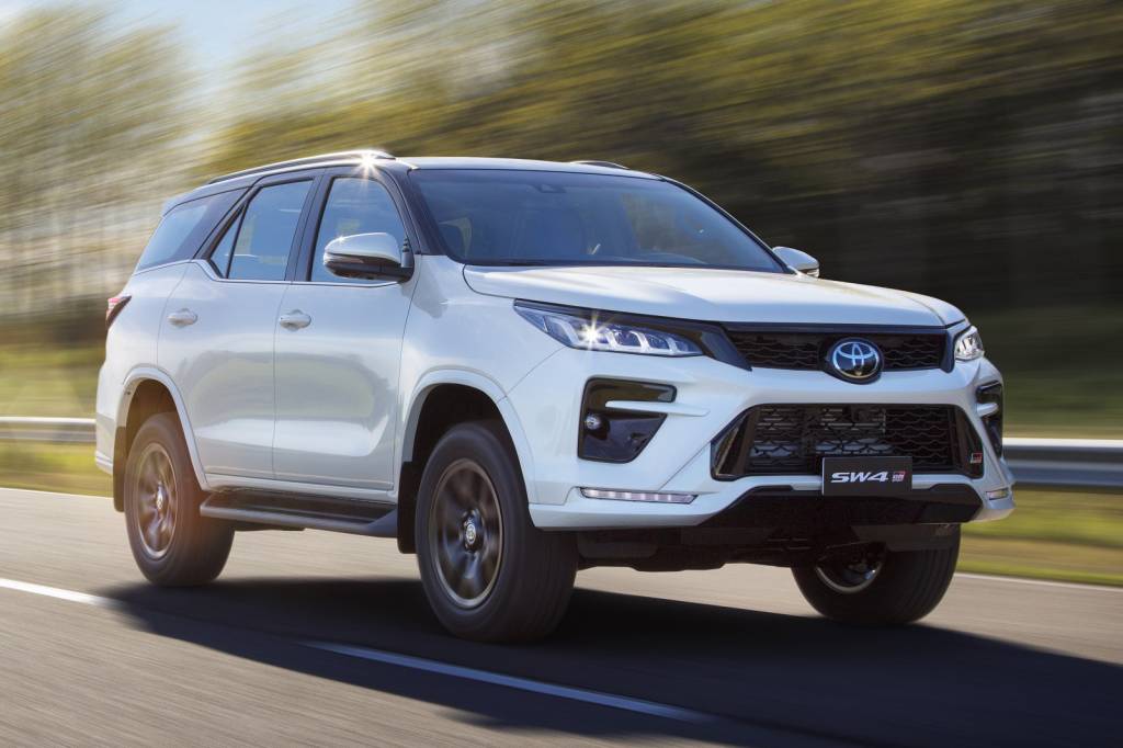 Mini-SW4? Toyota estaria planejando um novo SUV acima do Corolla Cross