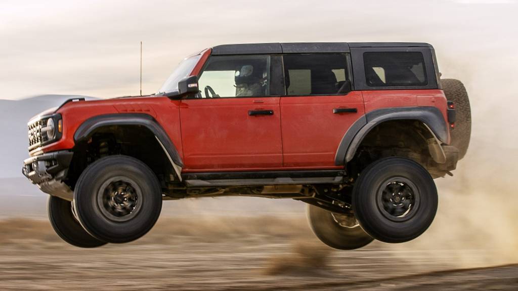 2022 Ford Bronco Raptor Todo o exterior é feito de peças resistentes a choques