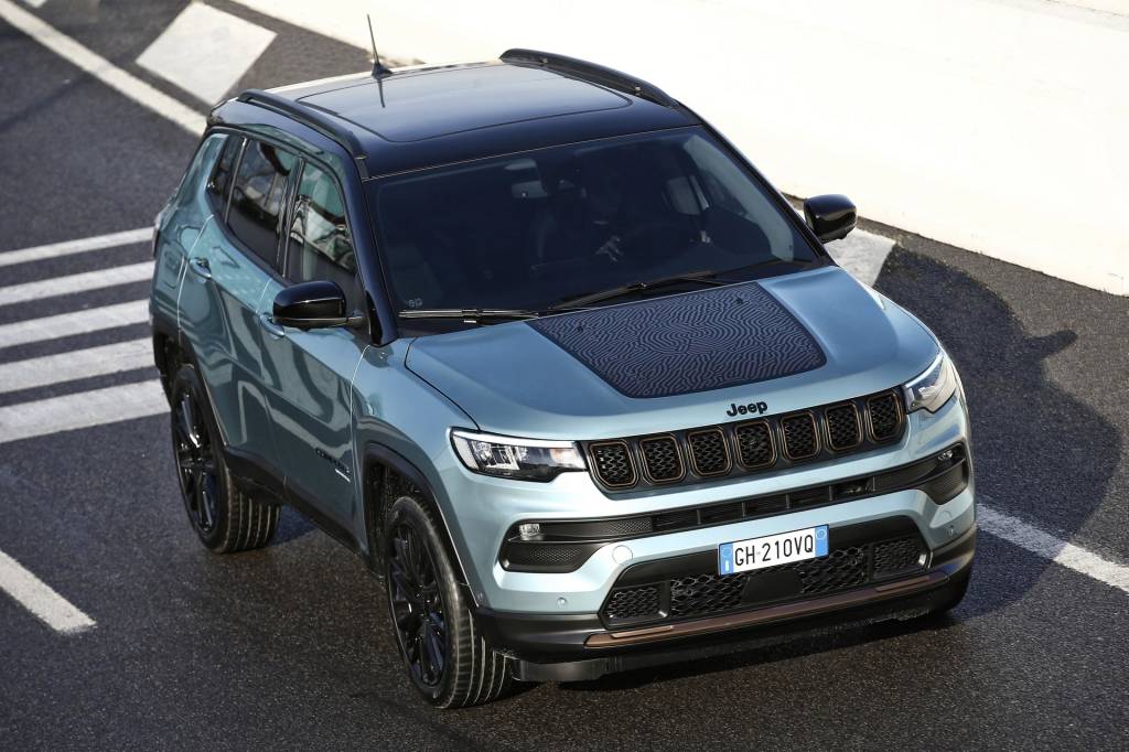 2022-Jeep-Renegade-Compass-E-Hybrid-1 Compass E-Hybrid
