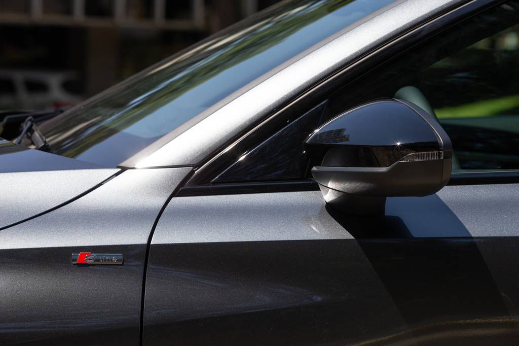 Audi A3 S Line 3 Emblemas externos identificam a nova versão