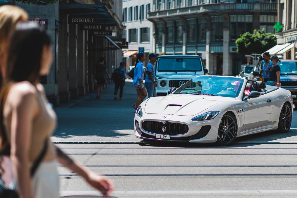 Gestos obscenos e cantadas poderão render multa e pontos na carteira