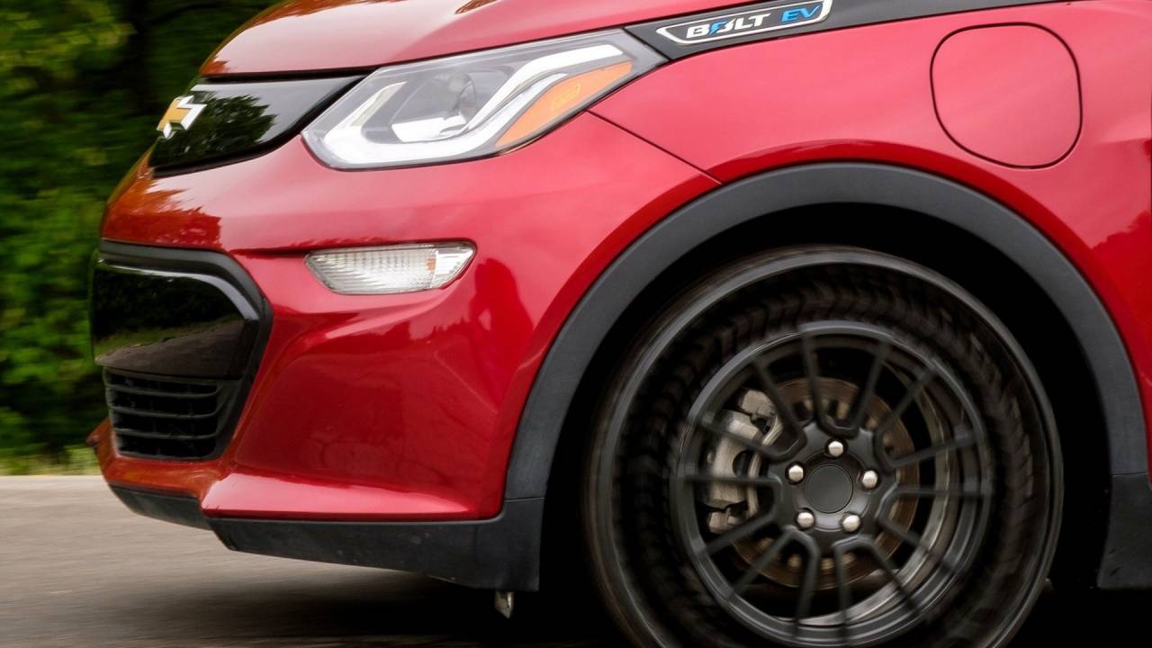 Bolt com pneu sem ar da michelin
