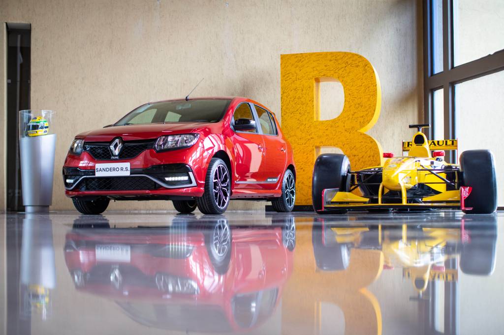 4 (1) Renault Sandero R.S.