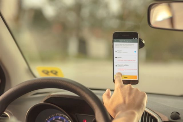 Para atrair motoristas, 99 viabiliza aluguel de carros e garante ganhos