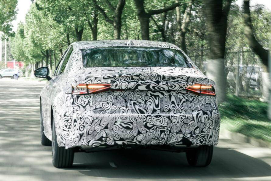 Chery Arrizo 8 é novo sedã de luxo da marca e maior que um Jeep Commander