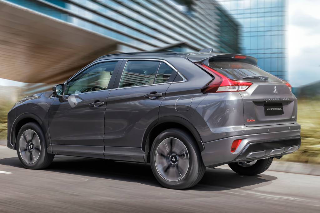 Mitsubishi Eclipse Cross perde traseira polêmica e ganha visual moderno