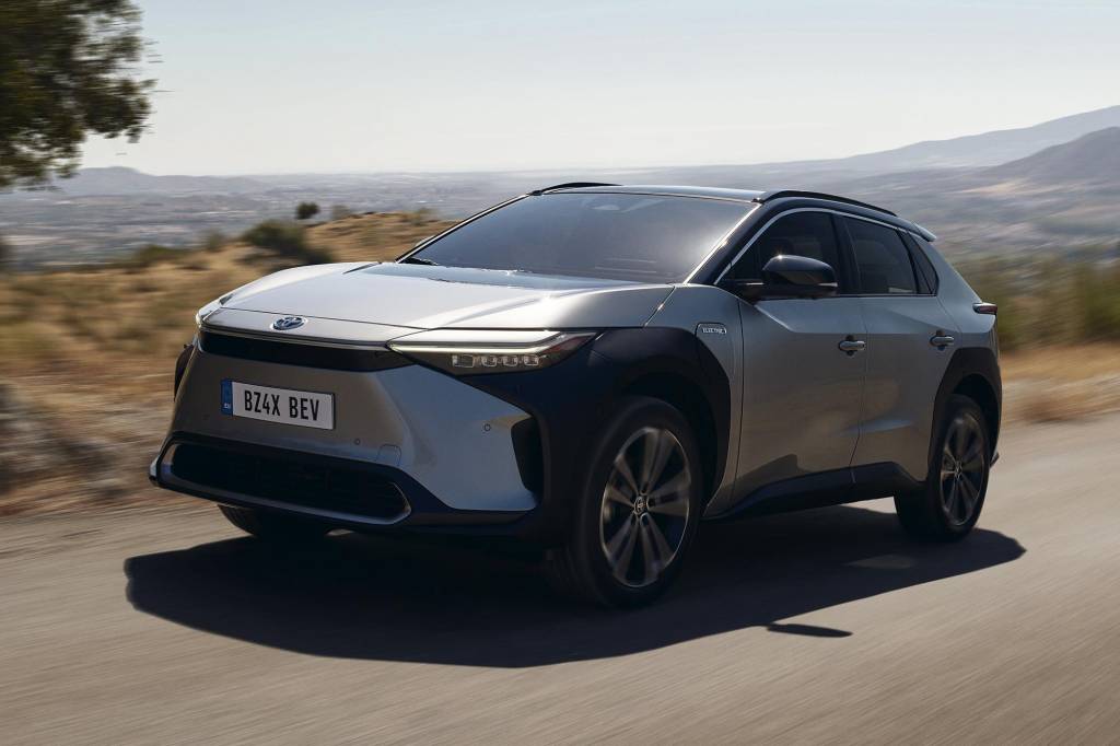 Bateria da Toyota com 1.200 km de alcance deve chegar ao mercado em 2027
