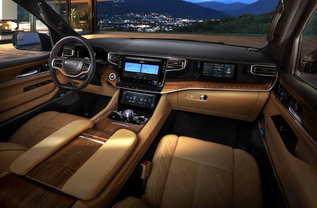 2023-Jeep-Wagoneer-L-Grand-Wagoneer-L-110 Wagoneer L interior