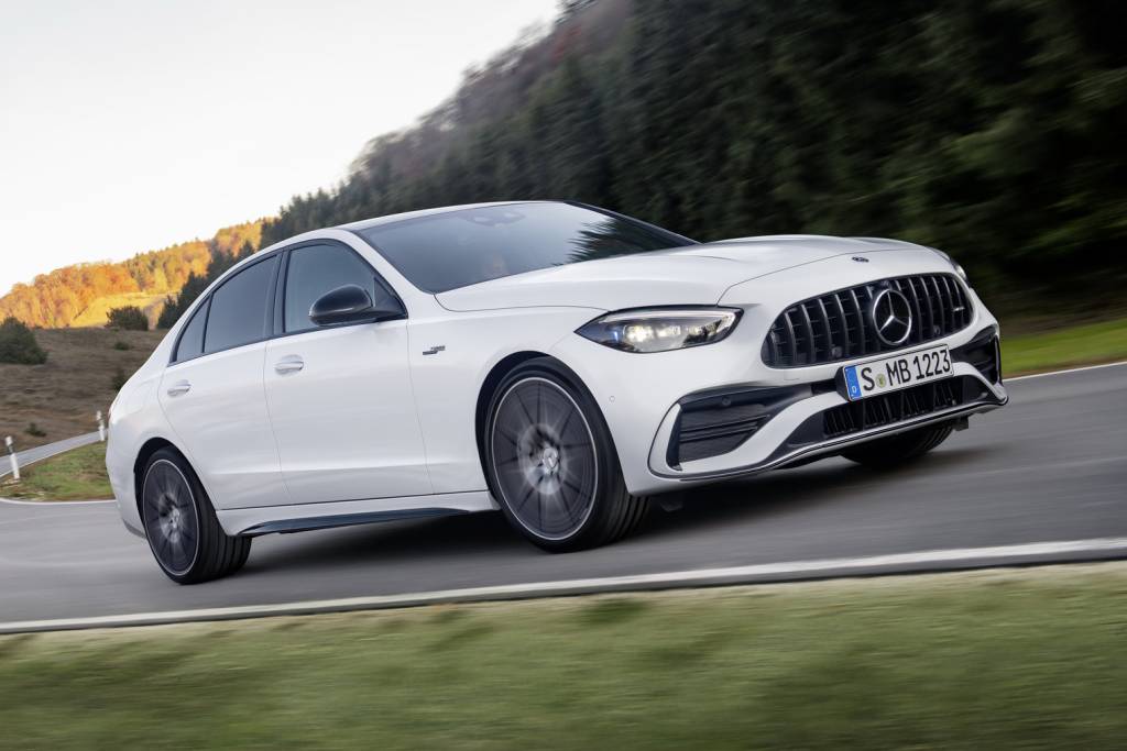 Novo Mercedes-AMG C 43 troca motor V6 por 2.0 e passa dos 400 cv