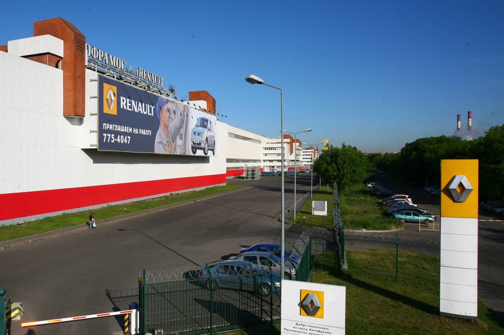 Renault vende operação russa ao governo de Putin por sete centavos de real