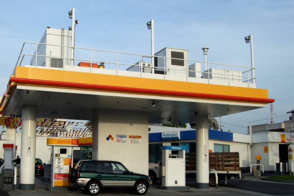 Posto de hidrogênio da Shell Postos de hidrogênio são mais complexos que tomadas de carregamento e gastam energia mesmo quando estão inoperantes