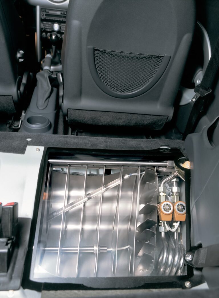 mini_cooper_hydrogen_concept_04-625d70bc46ba8-768×1044 Mini Cooper hidrogenio cilindros