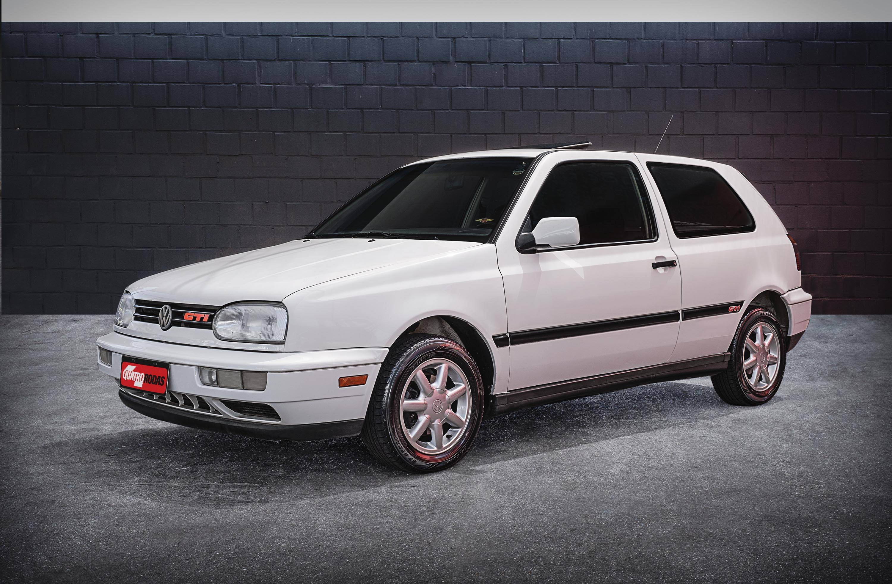 VW Golf GTI (MK3) marcou a estreia do hatch no Brasil contra Tipo e ZX