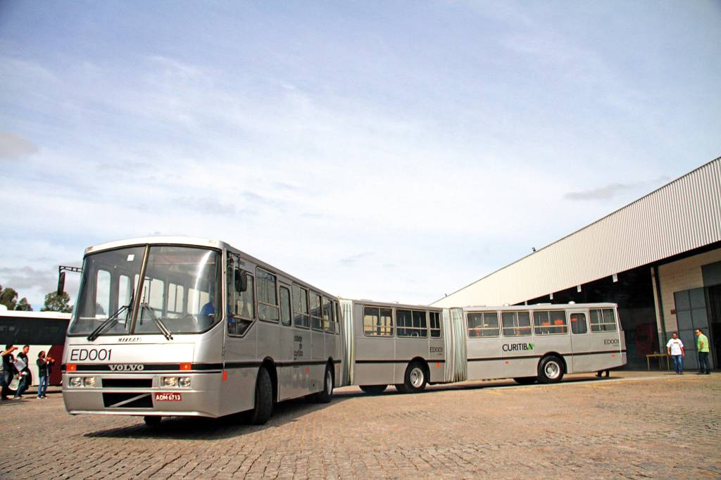 De FNM e Cometa ao primeiro BRT: as joias de um encontro de ônibus antigos