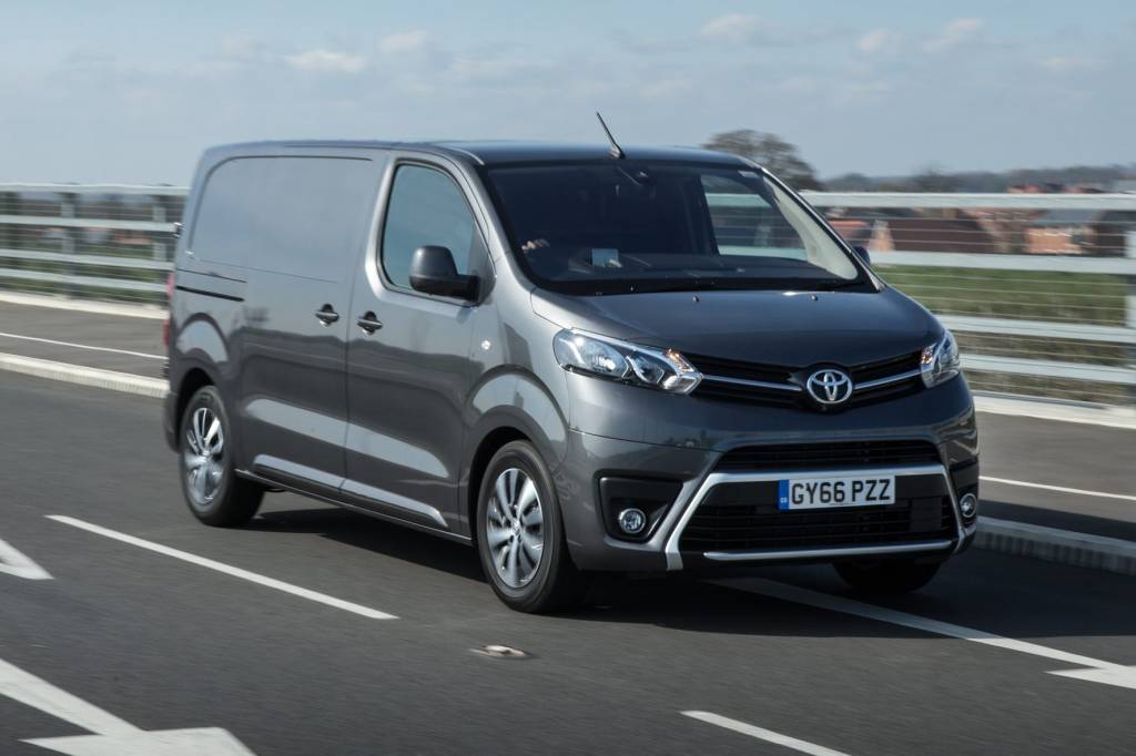 Primeiro furgão de grande porte da Toyota será fabricado pela Stellantis