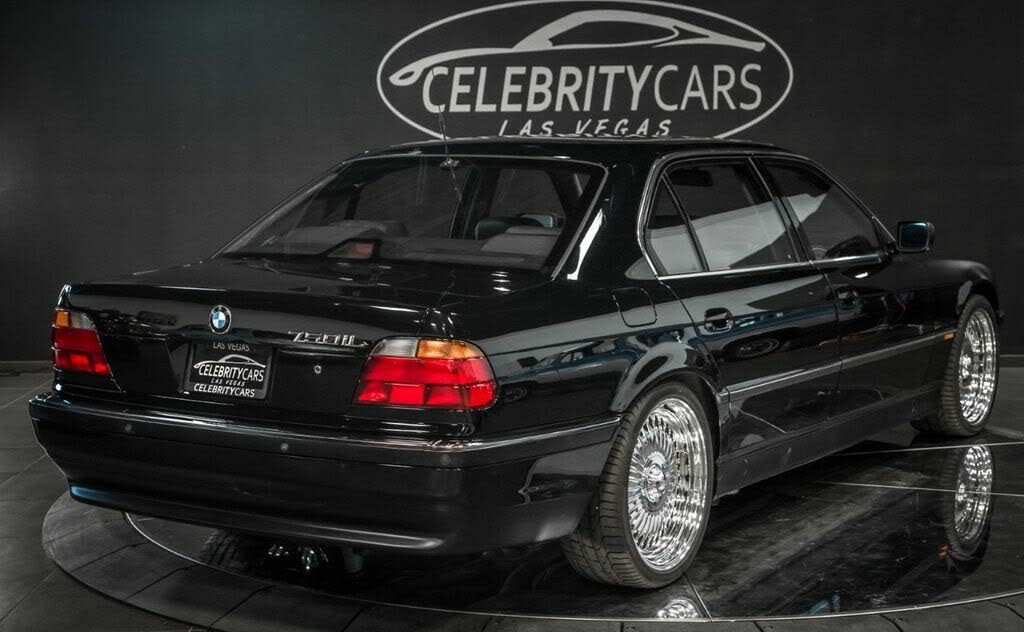 1996_bmw_7_series-pic-534222124558502797-1024×768 BMW 750iL em que Tupac foi baleado traseira