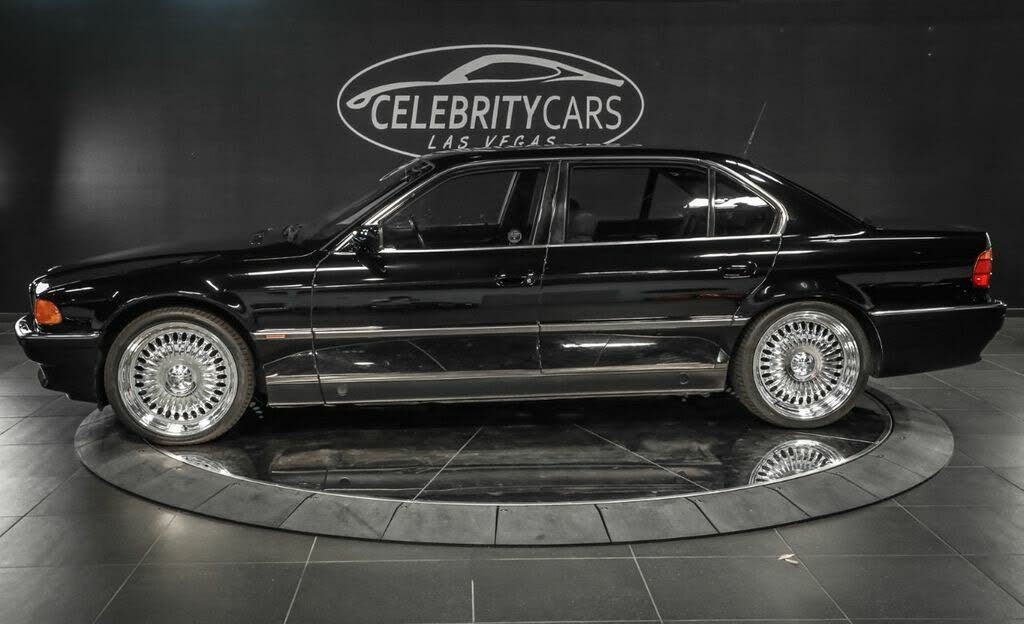 1996_bmw_7_series-pic-8083452033849990493-1024×768 BMW 750iL em que Tupac foi baleado lateral