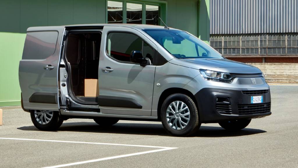 2022-Fiat-Doblo-van-6s 2022-Fiat-eDoblo