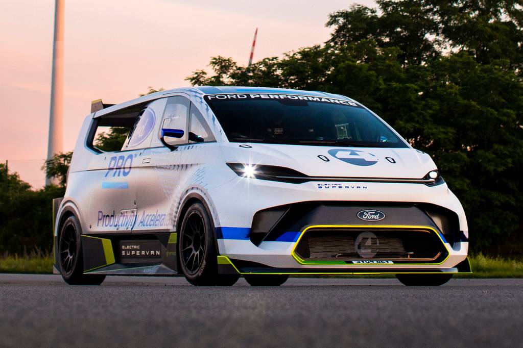 Ford cria van de 2.000 cv para testar limites científicos da eletrificação